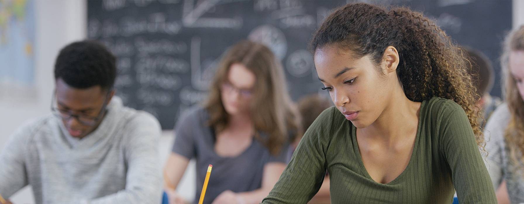 étudiants en examen