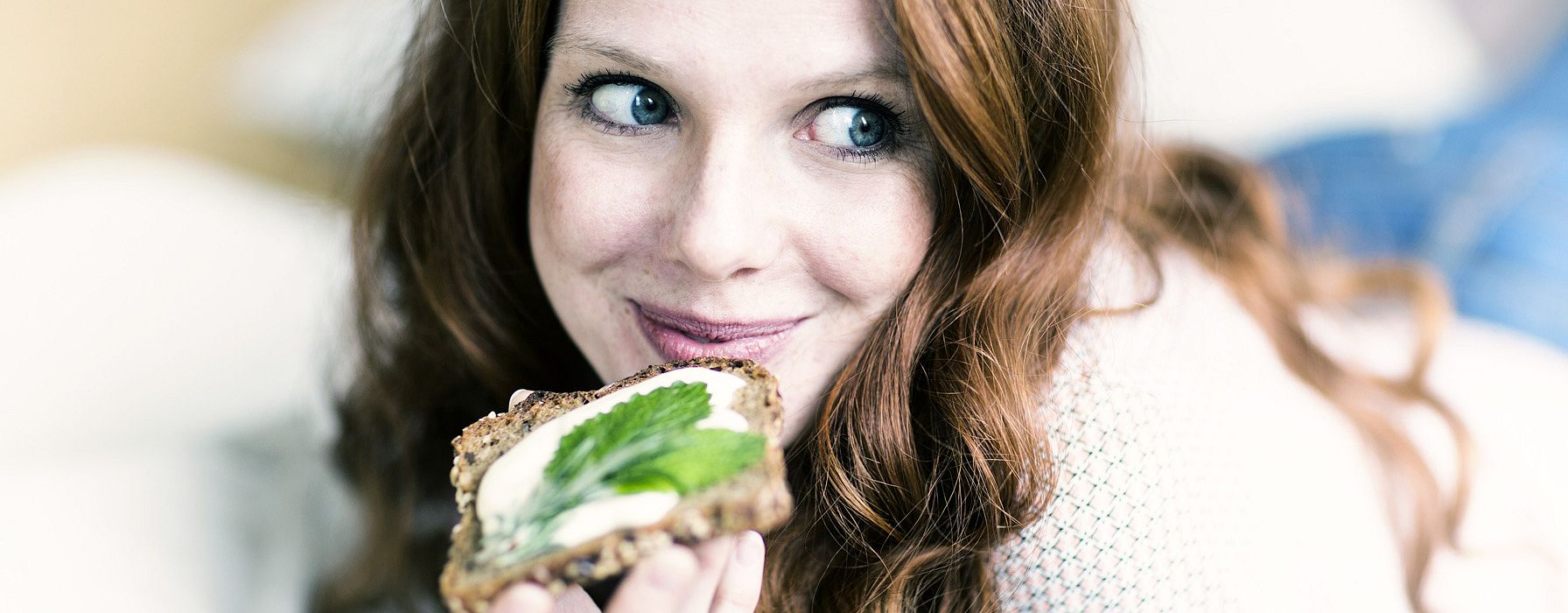 femme qui mange
