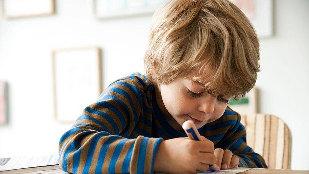 enfant qui lit
