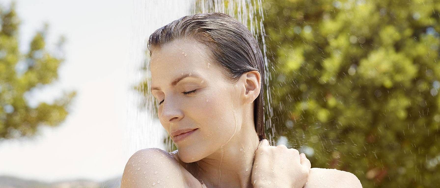 femme qui se douche