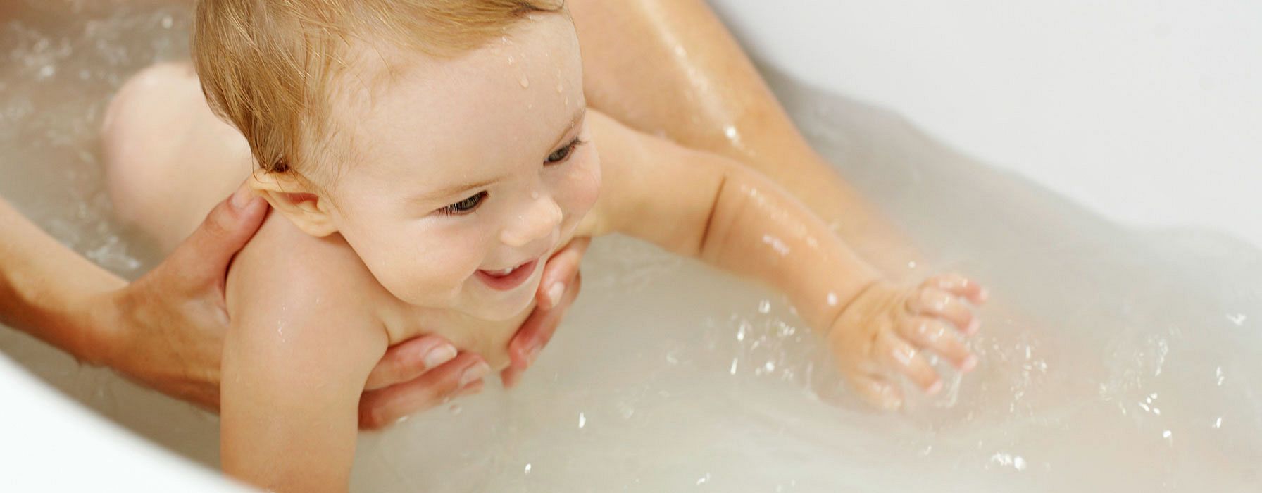 Les joies du bain avec votre bébé !