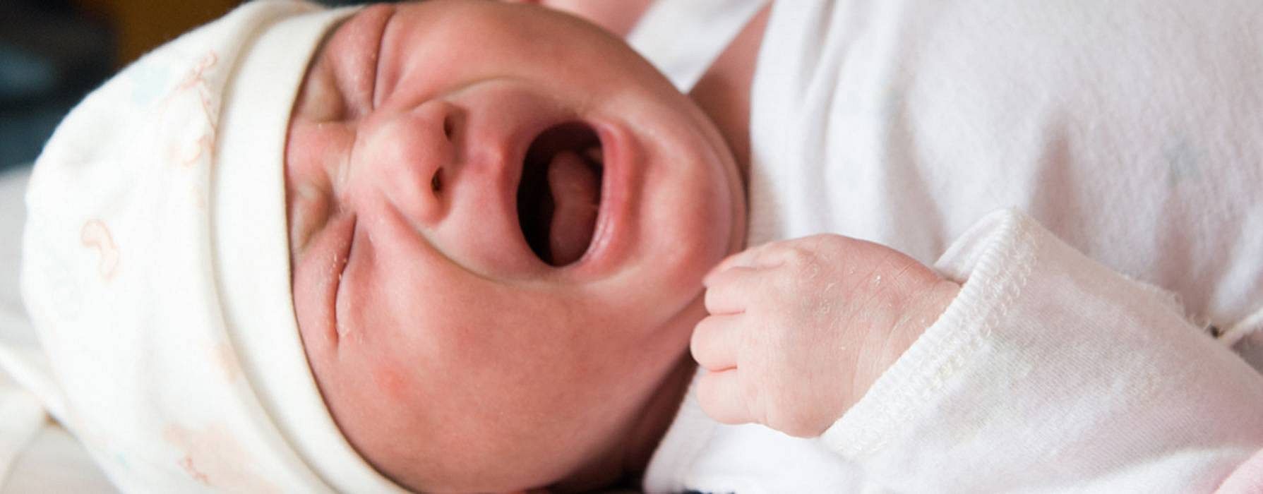 bébé pleur
