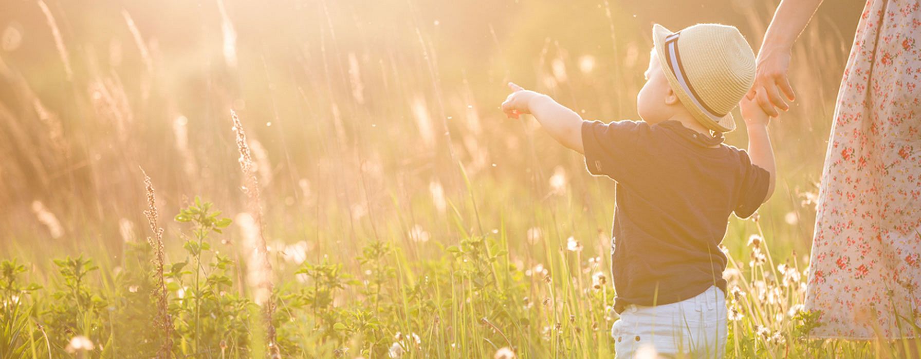 enfant dans le soleil