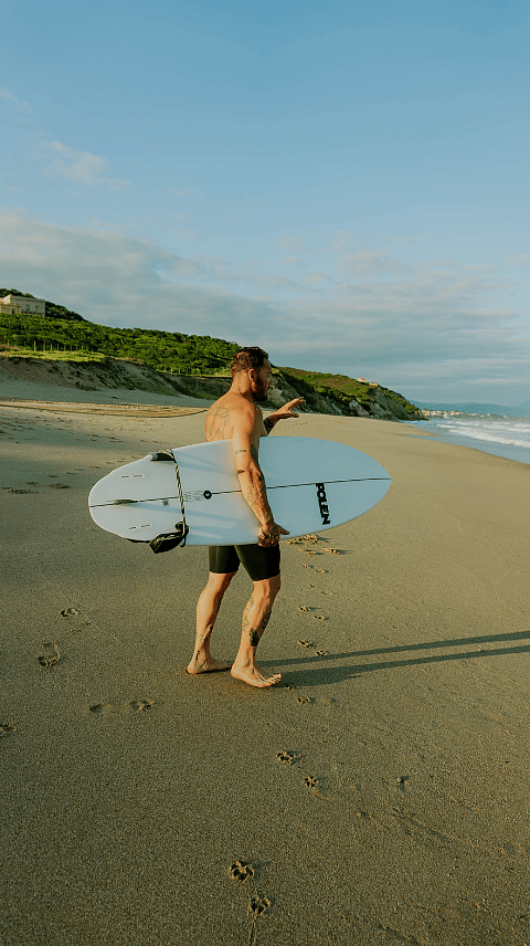 loury surf