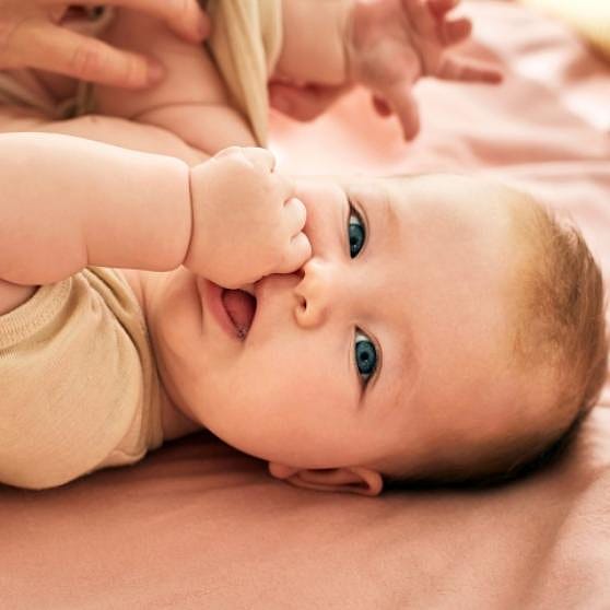 Bébé souriant