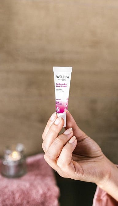 Contour des Yeux lissant à la Rose musquée