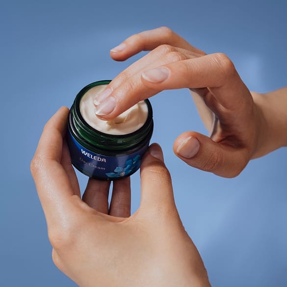 crème application main